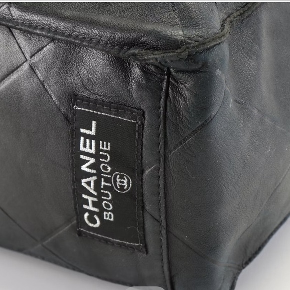 Vintage Chanel diamond pattern shoppers tote - Picture 9 of 13